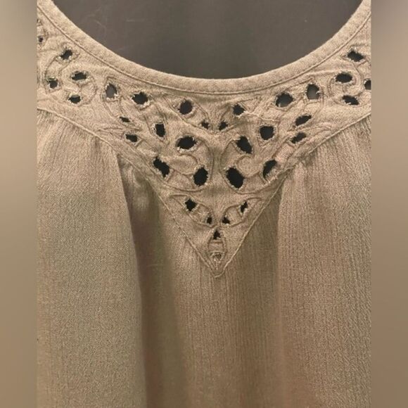 Vintage Small Mudd taupe tan sleeveless solid crochet yolk top tank top shirt - Picture 2 of 10
